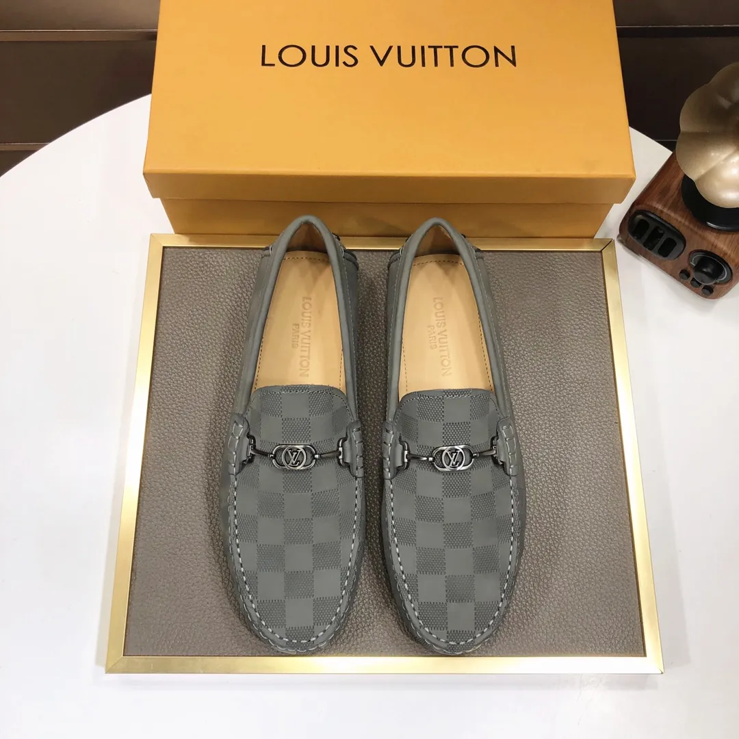 Men's men's shoes 💰420💰 [LV Doudou shoes] (water-dyed cowhide lining) new model is on the market, available on the official website. The new Doudou shoes are processed into single-color materials, and the uppers are made of imported cowhide material. The body of the shoe is fully hemmed with mark thread, and is lined with imported original cowhide leather. The elegant shoe shape is super suitable for all-matching, and the size is 38-44.